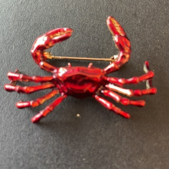 Macys Crab Brooch - Picture 2 of 3
